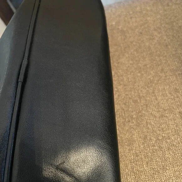 Holt Renfrew Vintage Leather Black Bag - Picture 7 of 9